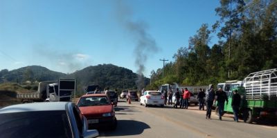 Dom Feliciano faz manifestação em prol da greve dos caminhoneiros