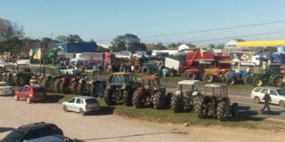 Agricultores apoiam paralisação dos caminhoneiros em Cristal