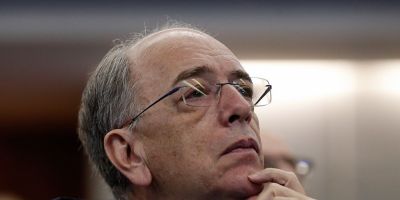Presidente da Petrobras pede demissão