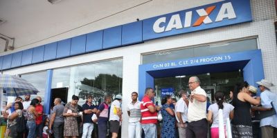 Começam saques do PIS/Pasep para quem tem mais de 57 anos