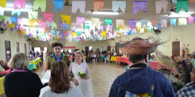 SEMTDS realiza festa junina e baile da terceira idade