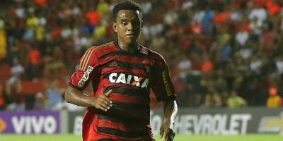 Rithely treina no CT do Inter em busca de recuperação