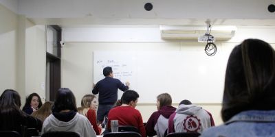 Pré-vestibular oferece aulão preparatório gratuito para ensino médio em Camaquã