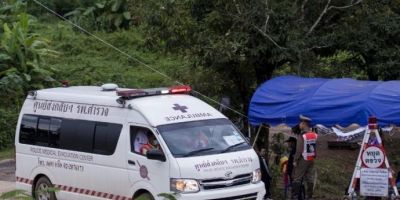 MUNDO: último menino e treinador são resgatados de caverna na Tailândia