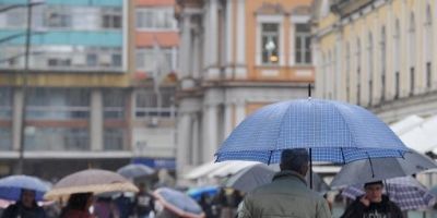 Rio Grande do Sul terá chuva irregular nesta terça