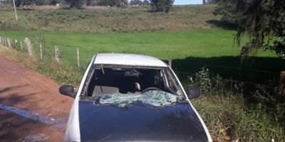 Ladrões furtam carro no interior de Sentinela do Sul, abandonam veículo e roubam moto