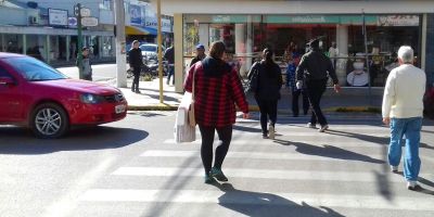 Divisão de Trânsito de Camaquã realiza atividades com tema "no trânsito somos todos pedestres"