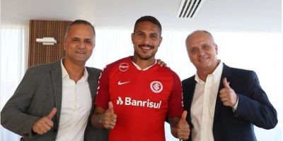 Inter confirma contratação de Paolo Guerrero