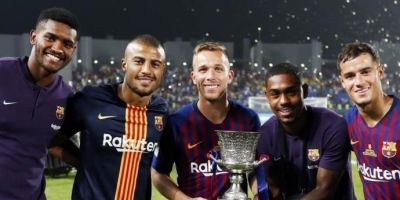 Arthur levanta primeira taça com Barcelona na conquista da Supercopa da Espanha