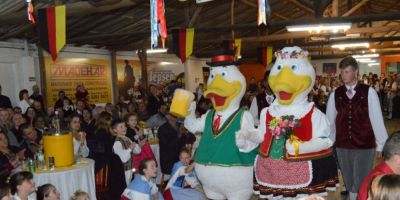 FOTOS: 31ª Südoktoberfest é lançada com expectativa de recorde mundial