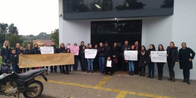 Professores municipais fazem protestos hoje pela manhã em Dom Feliciano