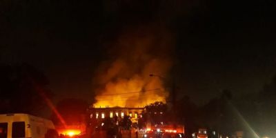 Reitor: dificuldades dos bombeiros prejudicaram combate a incêndio