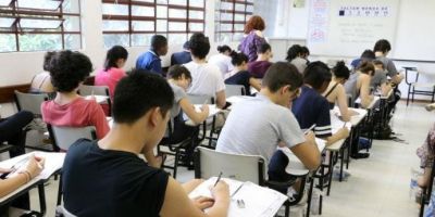 Ideb tem pequeno avanço no ensino médio, mas segue abaixo da meta