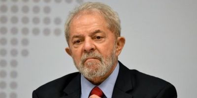 Defesa de Lula entra com recursos no TSE e no STF por candidatura