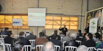 Ministro dos Transportes vistoria obras de duplicação da BR-116/RS