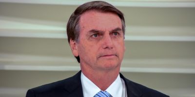 TSE ordena Facebook a retirar do ar publicação sobre Bolsonaro