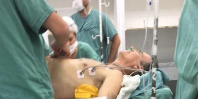 Bolsonaro teve hemorragia estancada e passou por cirurgia no intestino