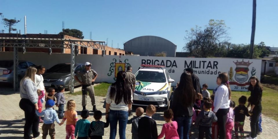 Brigada Militar de São Lourenço do Sul recebe visita de alunos