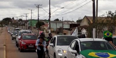 Realizada em Camaquã carreata em apoio ao candidato a presidente Jair Bolsonaro