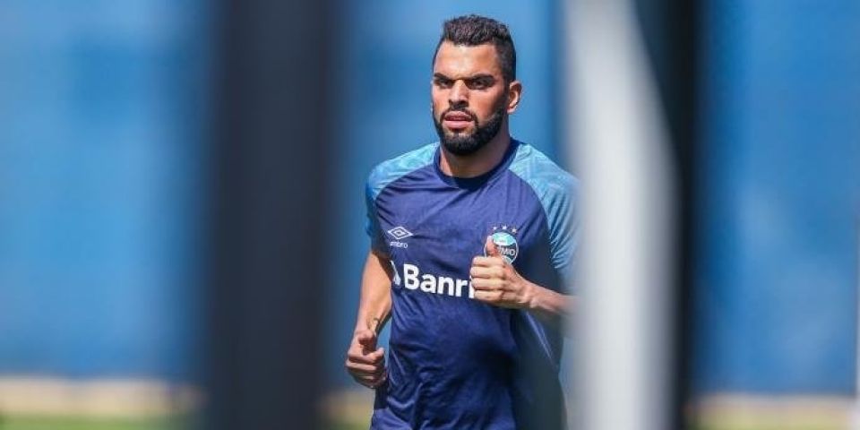 Maicon revela pedido de D'Alessandro para Grêmio parar com provocações após vitória em Gre-Nal