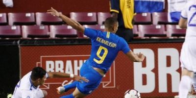 Brasil vence por 5 a 0 em jogo inspirado do atacante Richarlison