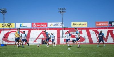 Grêmio treina em Tucumán em atividade sem definição de time