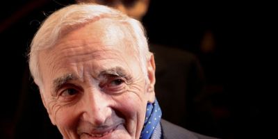 Aos 94 anos, morre, na França, o cantor Charles Aznavour