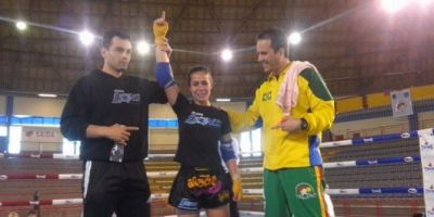 Camaquense Lariane Peres Chagas vence o Campeonato Brasileiro de Muay thai Júnior, em Lages/SC