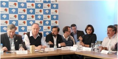 Prefeita de Cristal participa de reunião da Famurs com prefeitos do RS
