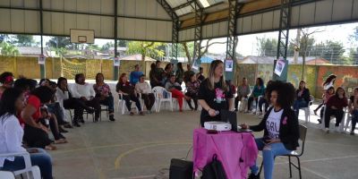 FOTOS: Rede de Atenção à Mulher realiza encontro no bairro Getúlio Vargas em Camaquã
