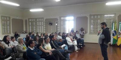 Especialista em educação orienta sobre adequações e implantação do Novo Plano de Carreira do Magistério de Camaquã