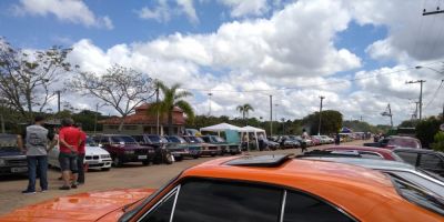 Está ocorrendo neste domingo na Prainha o 6º Encontro de Opaleiros & Antigos de Camaquã