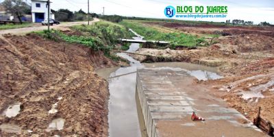 Camaquã - homem se joga em vala às margens da BR-116 e acaba morrendo