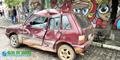 Camaquã - acidente entre ônibus e Uno no cruzamento da Walter Kess com Júlio deixa 1 pessoa ferida