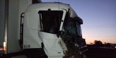 Cinco veículos se envolvem em engavetamento na BR-116, em Tapes