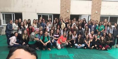 Educadores camaquenses participam de curso de formação Montessori em Farroupilha