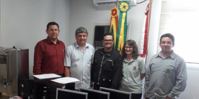 Câmara de Camaquã transfere computadores ao Executivo para uso no Conselho Tutelar