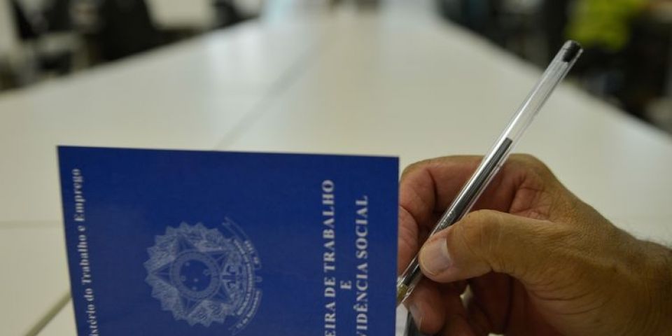 Reforma trabalhista completa um ano neste domingo