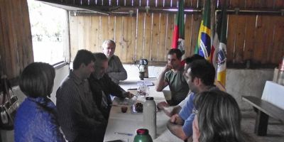 Oleiros de Cristal conhecem linhas de crédito do BRDE