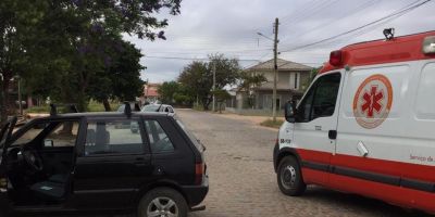 Carona cai de moto quando condutor desviava para não bater em carro, em Camaquã