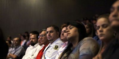 Mais de 900 médicos fazem prova do Revalida neste sábado