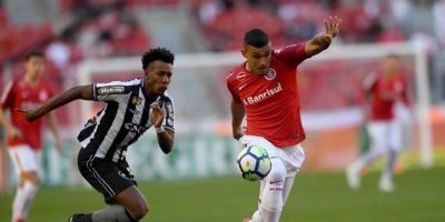 Inter tenta manter vivo sonho do título diante do Botafogo