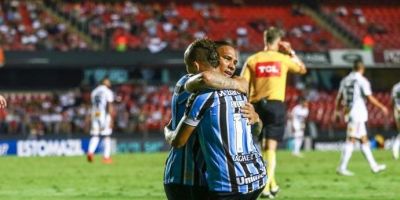 De olho na vaga direta, Grêmio encara a Chapecoense na Arena