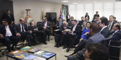 Novo governo terá de cortar R$ 37,2 bilhões em despesas por ano para cumprir teto