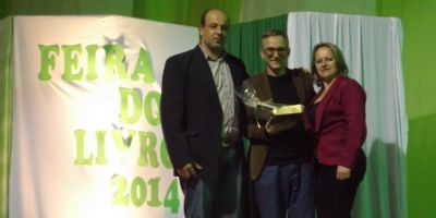 Patrono participa do encerramento da Feira do Livro de Dom Feliciano
