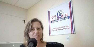 Jornalista da Rádio São José é eleita com 75% dos votos como Mulher Brilhante em sua categoria