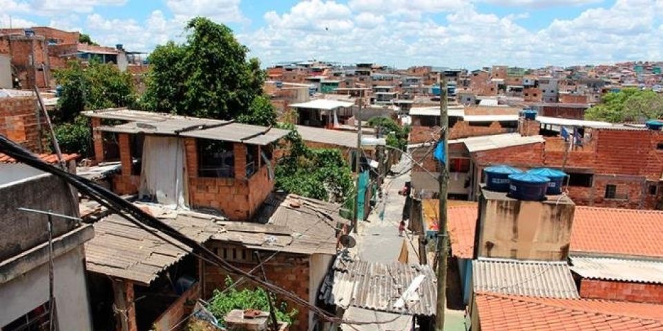 Extrema pobreza aumenta e chega a 15,2 milhões de pessoas em 2017, diz IBGE