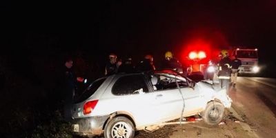 Acidente deixa uma pessoa morta e quatro feridas em Passo Fundo