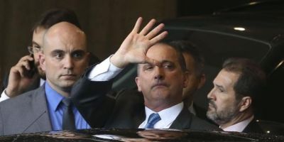 "Há um certo estardalhaço" sobre ex-assessor de Flávio Bolsonaro, diz Onyx