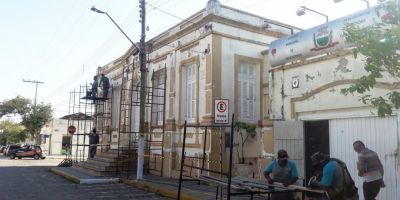 Começam obras de manutenção da Câmara de Vereadores de Camaquã